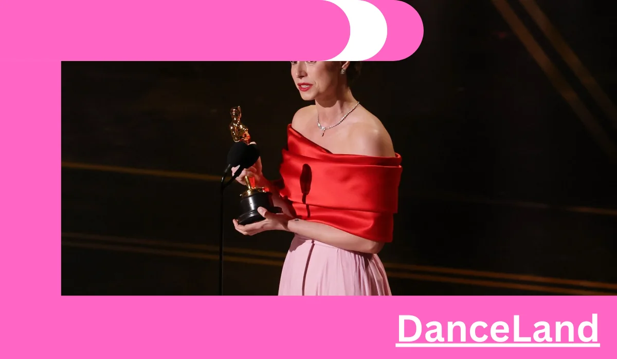 Jessie Buckley Closes Her Best Actress Oscar Acceptance Speech With Gaelic Message